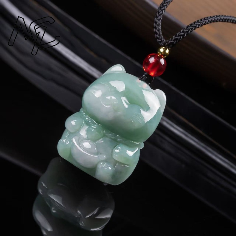 Natural Emerald Jade Lucky Cat - Women Fashion Designer 评论和价格